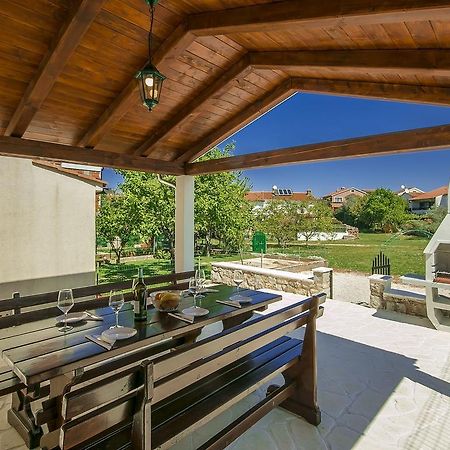 Charming Beachfront Holiday Home In Porec Room photo